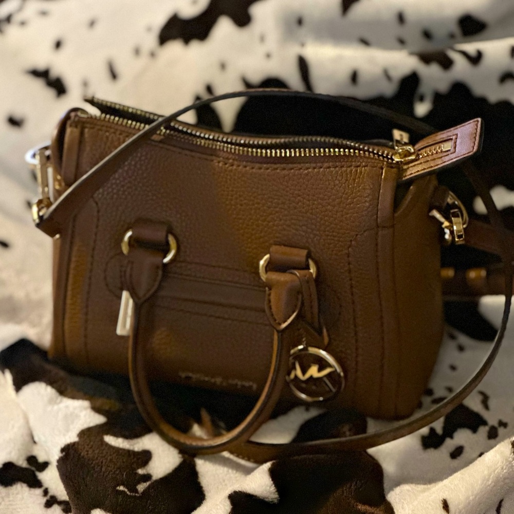 EUC Authentic MK extra small Carine